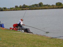 1006_Klub_Feeder_OB__63